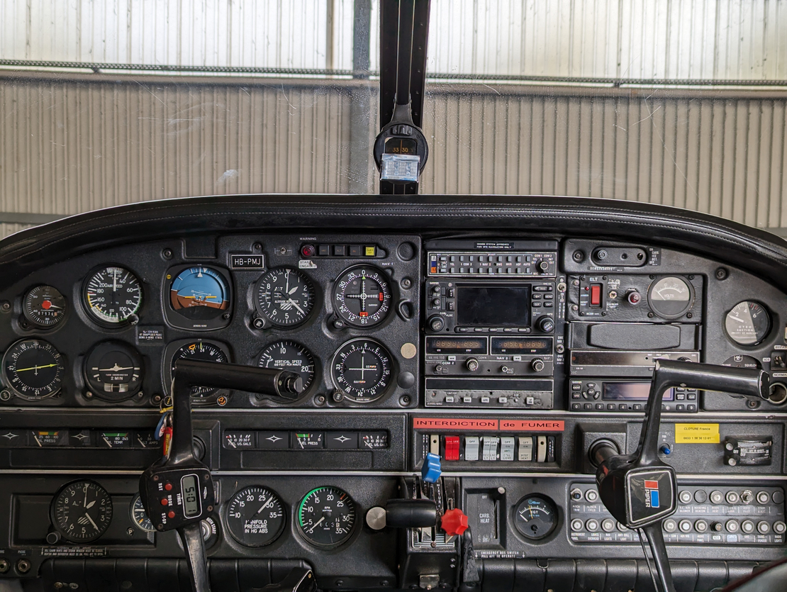 Image - HB-PMJ_cockpit.jpg