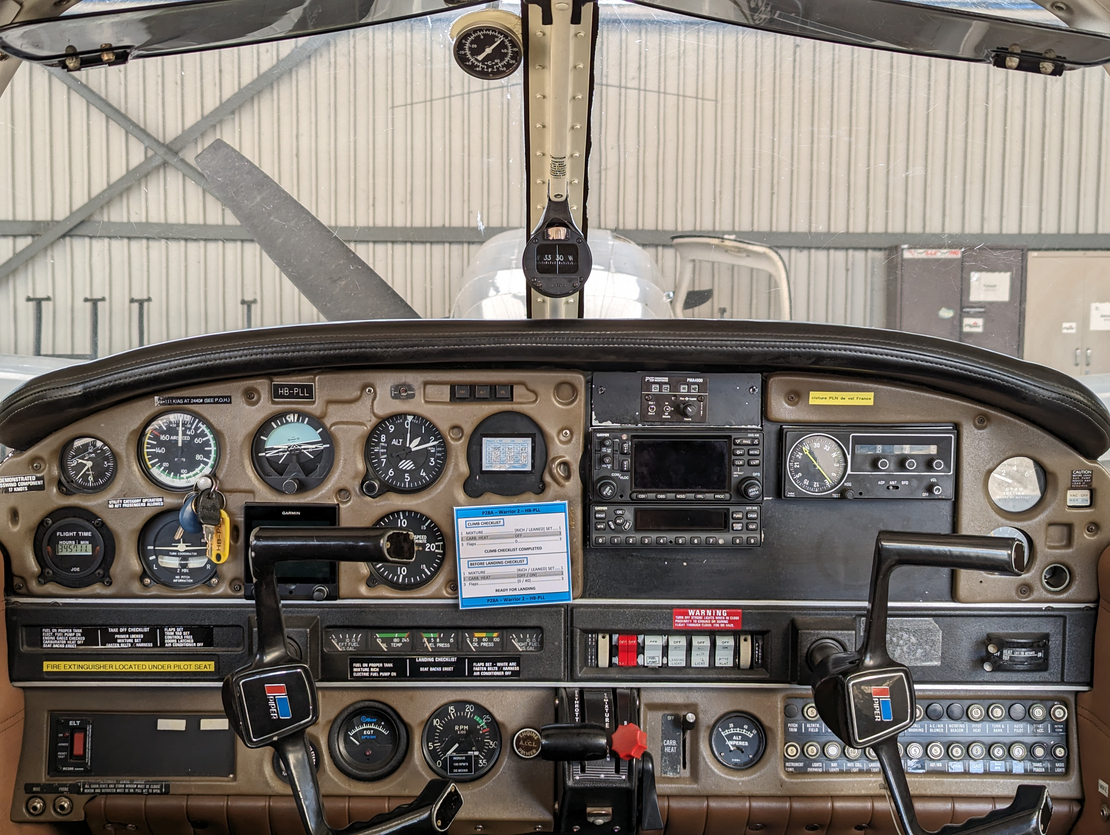 Image - HB-PLL_cockpit.jpg